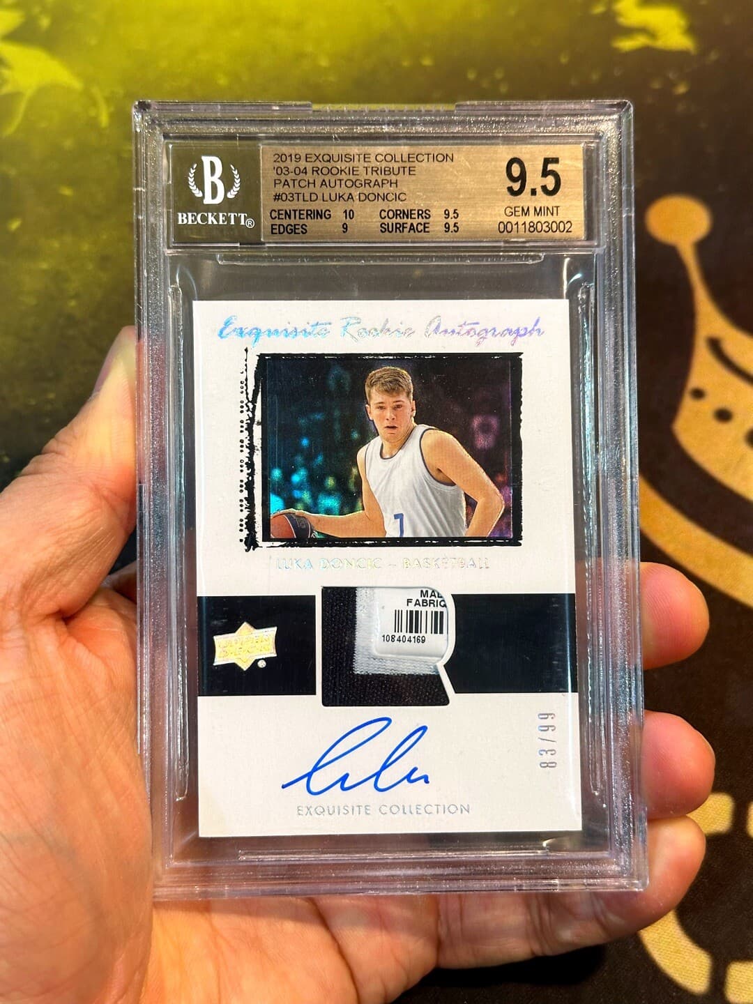 2018-19 Upper Deck Exquisite Collection Luka Doncic '03-04 Rookie Tribute Patch Autograph /99 #03TL