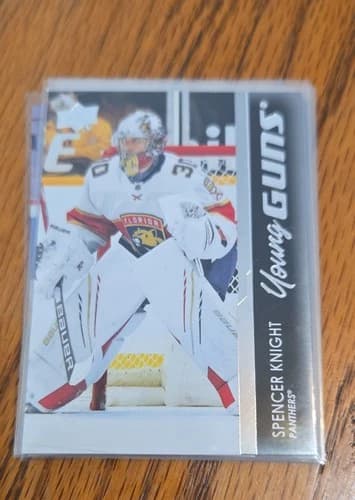 2021-22 Upper Deck Series 1 Hockey Young Guns Spencer Knight Rookie Card #223