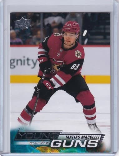 2022-23 Upper Deck Series 1 Hockey Young Guns Matias Maccelli Rookie Card #216